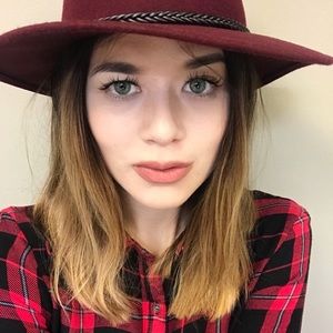 Meet your Posher, Alexandra